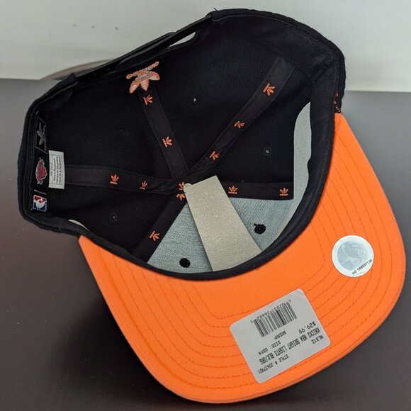 NWT - New York Knicks Adidas Snapback Hat Black and Neon Orange - Picture 2 of 3
